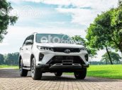 Cần bán xe Toyota Fortuner 2.8 4x4 AT năm 2021, màu trắng