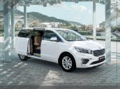 Bán ô tô Kia Sedona 2.2 DAT Deluxe đời 2021, màu trắng