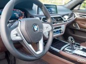 Xe BMW 730Li sản xuất năm 2019, màu trắng, xe nhập còn mới