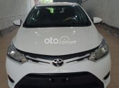 Cần bán lại xe Toyota Vios sx 2015, màu trắng số sàn