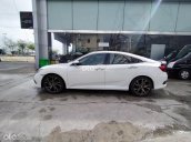 Bán Honda Civic RS năm 2019, giá cả cạnh tranh mọi thị trường