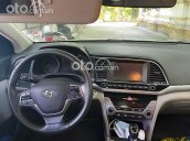 Cần bán xe Hyundai Elantra đời 2017, màu trắng còn mới, 485 triệu