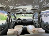 Xe Toyota Innova năm 2013, màu bạc số sàn