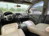 Xe Toyota Innova năm 2013, màu bạc số sàn