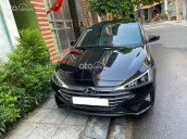 Bán Hyundai Elantra 1.6 AT 2019, màu đen như mới, 568tr