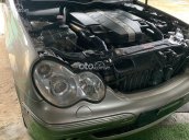 Cần bán xe Mercedes C240 sản xuất năm 2004, màu bạc còn mới