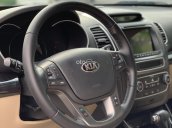 Cần bán gấp Kia Sorento năm 2018, màu trắng số tự động