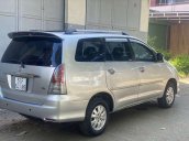 Cần bán Toyota Innova G đời 2009, màu bạc chính chủ