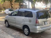 Cần bán Toyota Innova G đời 2009, màu bạc chính chủ