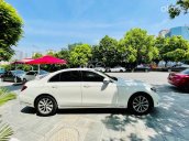 Cần bán lại xe Mercedes E200 2018, màu trắng