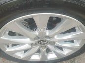 Cần bán lại xe Toyota Camry 2.0G đời 2019, màu đen, nhập khẩu xe gia đình