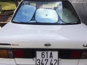 Cần bán xe Nissan Sentra sản xuất năm 1993, màu trắng, nhập khẩu xe gia đình