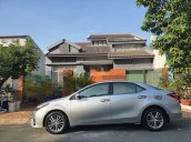 Bán Toyota Corolla Altis 2015, màu bạc còn mới