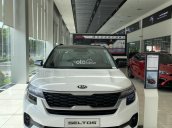 Kia Seltos Deluxe trắng có sẵn giao ngay