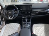 Kia Seltos Deluxe trắng có sẵn giao ngay