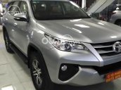 Xe Toyota Fortuner 2.4G 4x2 MT sản xuất 2018, màu bạc, nhập khẩu nguyên chiếc còn mới