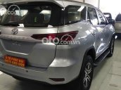 Xe Toyota Fortuner 2.4G 4x2 MT sản xuất 2018, màu bạc, nhập khẩu nguyên chiếc còn mới