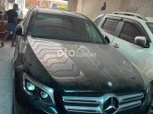 Bán Mercedes GLC250 năm 2017, màu bạc