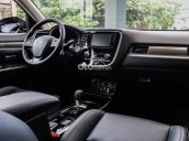 Bán Mitsubishi Outlander Premium 2.0 CVT 2021, màu xám