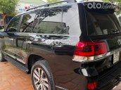 Bán xe Toyota Land Cruiser VX 4.6 V8 sản xuất năm 2016, màu đen 