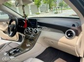 Xe Mercedes GLC250 đời 2016, màu đen