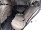 Cần bán xe Kia Rio sản xuất 2016, màu trắng, nhập khẩu nguyên chiếc chính chủ, 390tr