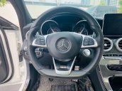 Cần bán Mercedes C300 AMG năm 2017, màu trắng