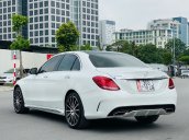 Cần bán Mercedes C300 AMG năm 2017, màu trắng