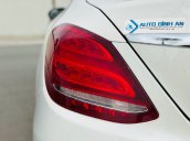 Cần bán Mercedes C300 AMG năm 2017, màu trắng