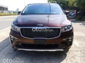 Cần bán gấp Kia Sedona 2.2 DAT Luxury đời 2020, màu đỏ xe gia đình