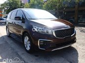 Cần bán gấp Kia Sedona 2.2 DAT Luxury đời 2020, màu đỏ xe gia đình