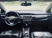 Bán Toyota Corolla Altis 1.8G năm sản xuất 2017, màu đen còn mới