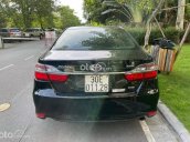 Cần bán lại xe Toyota Camry 2.0E đời 2015, màu đen