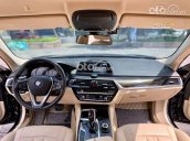 Cần bán xe BMW 520i sản xuất năm 2018, màu đen, nhập khẩu