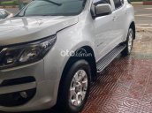 Cần bán lại xe Chevrolet Trailblazer LT 2.5L VGT 4x2 AT năm sản xuất 2018, màu bạc