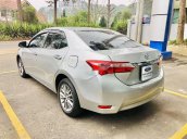 Cần bán gấp Toyota Corolla Altis 1.8 CVT năm sản xuất 2016, màu bạc chính chủ giá cạnh tranh