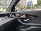 Bán Mercedes GLC200 sx 2018, màu trắng