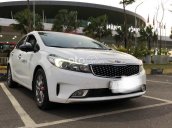 Bán xe Kia Cerato năm 2017, màu trắng xe gia đình, giá 440tr