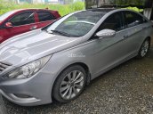 Cần bán gấp Hyundai Sonata đời 2010 còn mới giá chỉ 435tr