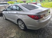 Cần bán gấp Hyundai Sonata đời 2010 còn mới giá chỉ 435tr