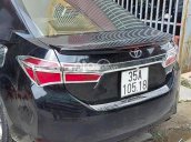 Cần bán xe Toyota Corolla Altis 1.8G MT sản xuất 2015, màu đen giá cạnh tranh