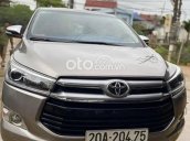 Cần bán xe Toyota Innova 2.0V năm 2016