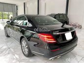 Cần bán Mercedes E200 đời 2019, màu đen