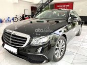 Cần bán Mercedes E200 đời 2019, màu đen