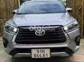 Bán xe Toyota Innova G 2.0 AT sản xuất năm 2021, màu bạc như mới, giá chỉ 829 triệu