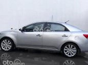 Bán Kia Forte SX 1.6 AT đời 2010, màu bạc xe gia đình