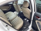 Bán xe Kia Cerato đời 2018, màu trắng xe gia đình, giá chỉ 499 triệu
