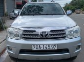 Bán Toyota Fortuner sản xuất 2011, màu bạc còn mới