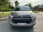 Bán xe Toyota Innova đời 2017, màu xám số tự động