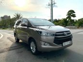 Bán xe Toyota Innova đời 2017, màu xám số tự động